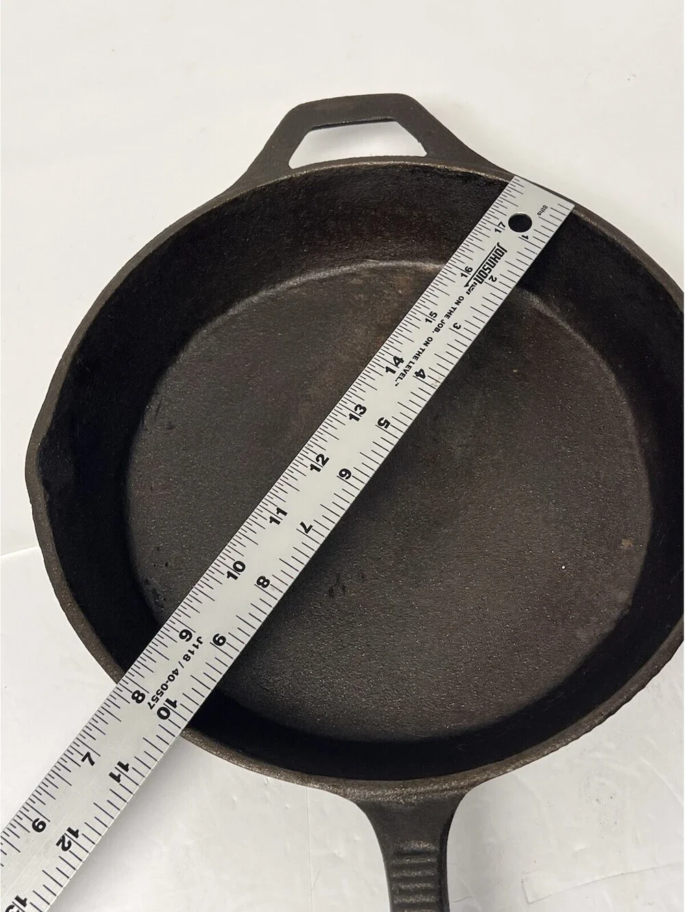 Unmarked #1 Cast Iron Double Spout Skillet 10 Inch